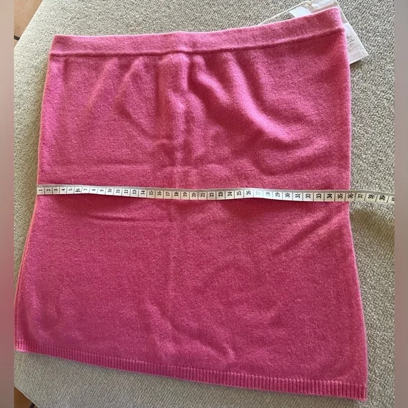 Thesaurus Women tank top, pink color. Cashmere. - Picture 6 of 10